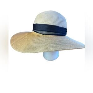 Forever 21 Paper Sun Hat Women’s size M/L